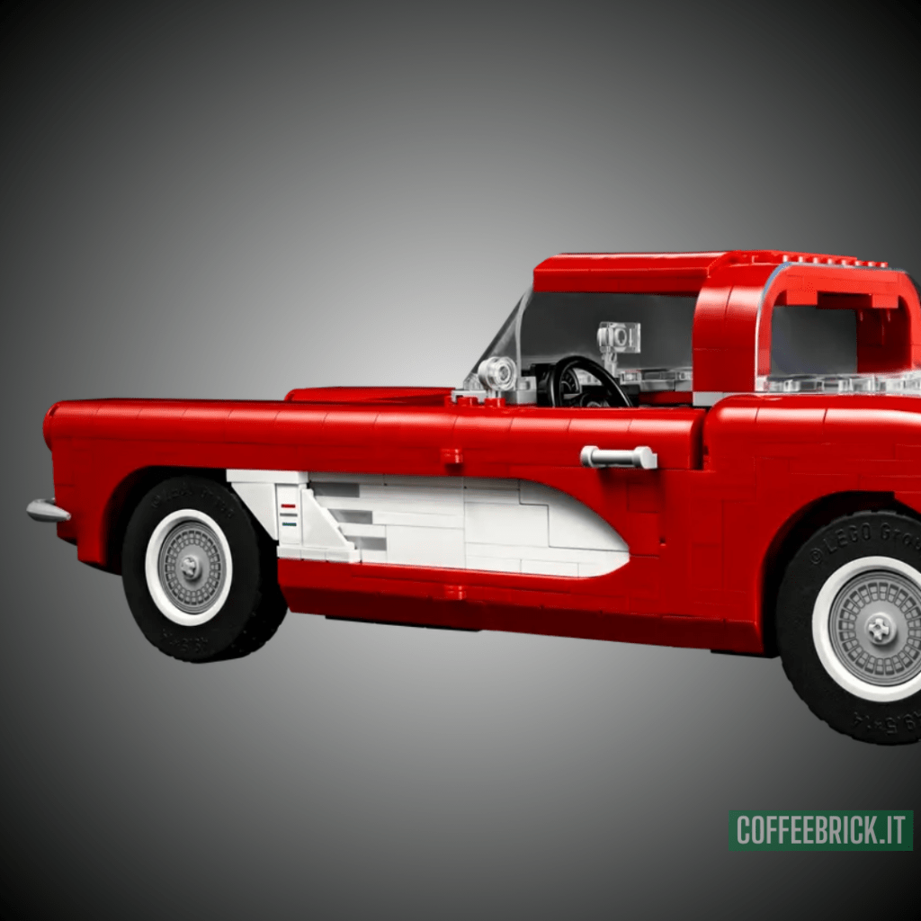 Esploriamo la Nostalgia con il Set Corvette C1 10321 LEGO®: La Chevrolet Corvette C1 del 1961 in 1210 Pezzi! - CoffeeBrick.it