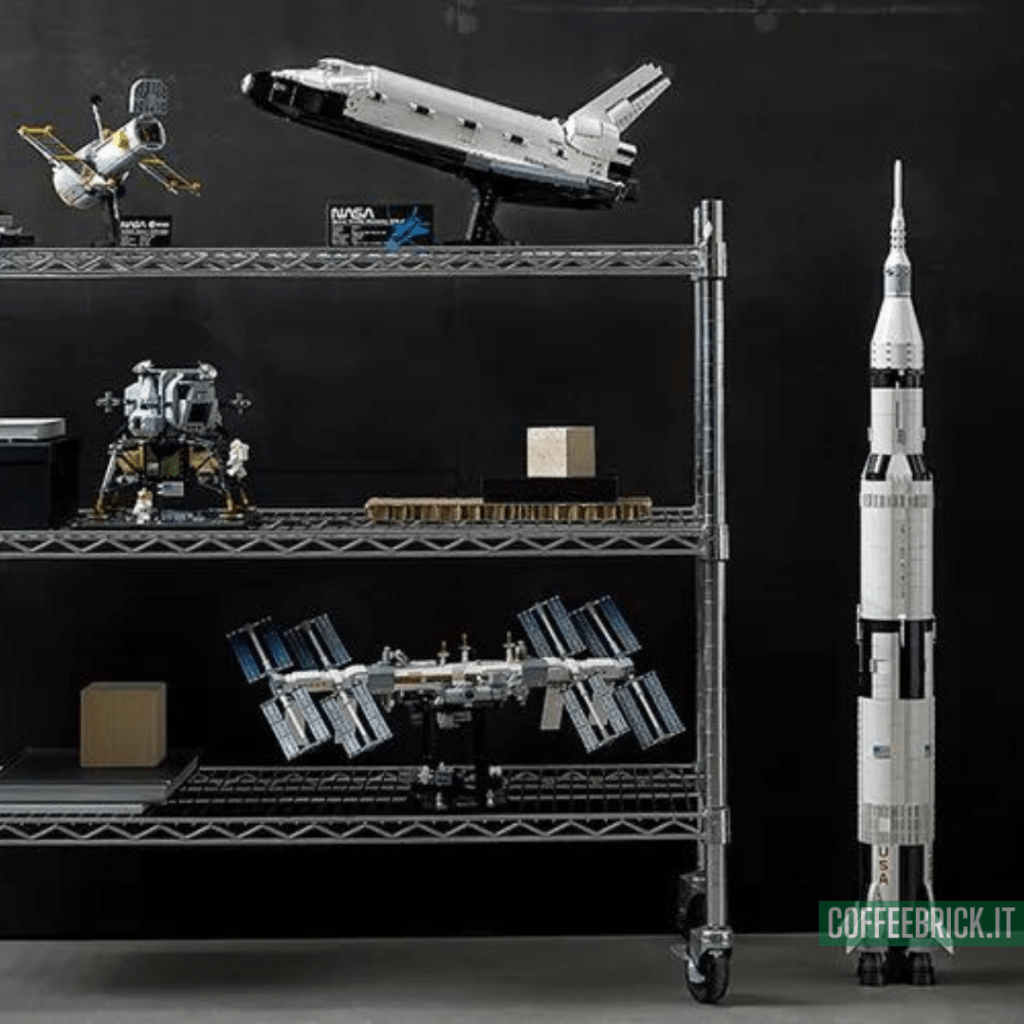 Exploramos el infinito universo con el Shuttle Discovery 10283 LEGO®: Un emocionante viaje al espacio - CoffeeBrick.it