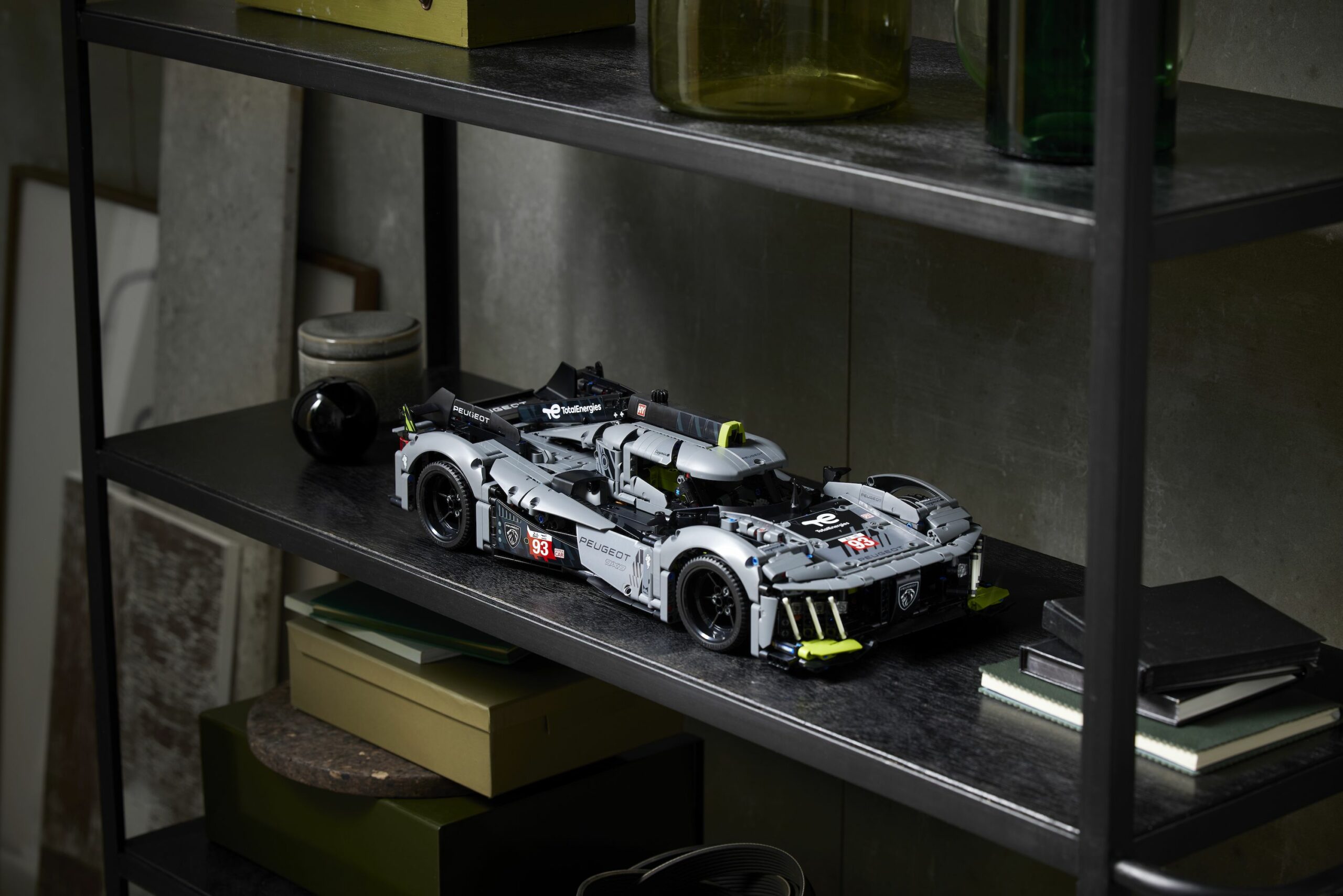 PEUGEOT 9X8 24H Le Mans Hybrid Hypercar 42156 LEGO®