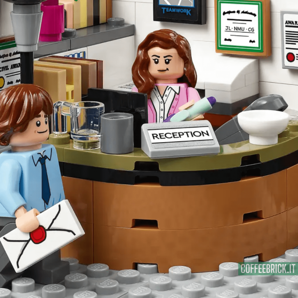 Recrea tu oficina súper detallada favorita inspirada en la serie de televisión: The Office 21336 LEGO® - CoffeeBrick.it